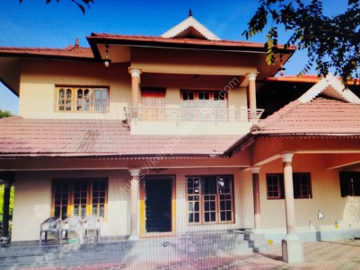 SPACIOUS 4 BHK HOUSE FOR SALE AT KARUKACHAL, KOTTAYAM