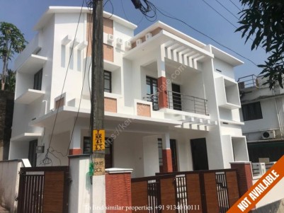 Villas for Sale at Pookkattupadi, Ernakulam