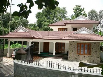 4 BHK Villa in 9 Cents for Sale at Changanassery, Thuruthy,Kottayam