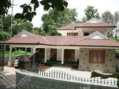 4 BHK Villa in 9 Cents for Sale at Changanassery, Thuruthy,Kottayam