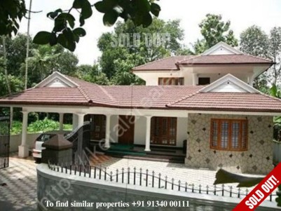 4 BHK Villa in 9 Cents for Sale at Changanassery, Thuruthy,Kottayam