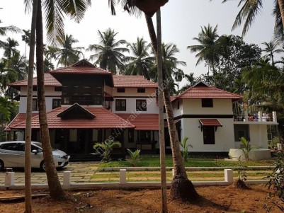 Traditional Kerala Styled House in 75 Cents for Sale at Karanthur, Kozhikode    