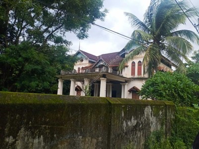 Beautifully Maintained Nalulkettu for Sale at Kollengode, Palakkad