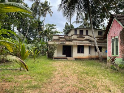 22 Cents of Prime Commercial Land with Old Building for Sale at Nettoor, Maradu, Ernakulam
