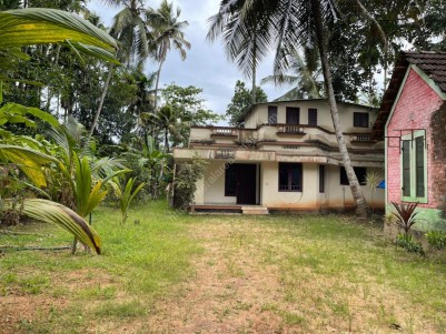 22 Cents of Prime Commercial Land with Old Building for Sale at Nettoor, Maradu, Ernakulam