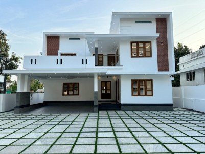 New 5 BHK Luxury House for Sale at Aluva, Ernakulam