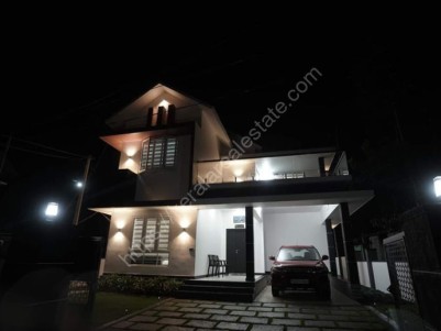 House for Sale at Irinjalakkuda, Thrissur