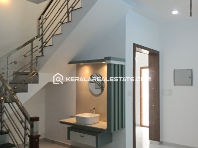 New House for Sale in Eroor, Ernakulam 