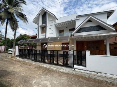 House for Sale in Adichira, Kottayam 