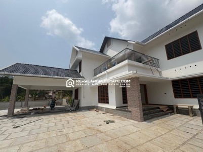 LUXURIOUS 4 BHK HOUSE FOR SALE IN ETTUMANOOR, KOTTAYAM