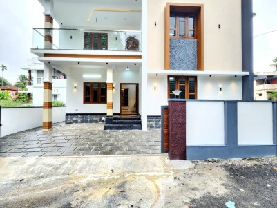 4 BHK Independent House for Sale in Pallikkara, Ernakulam 